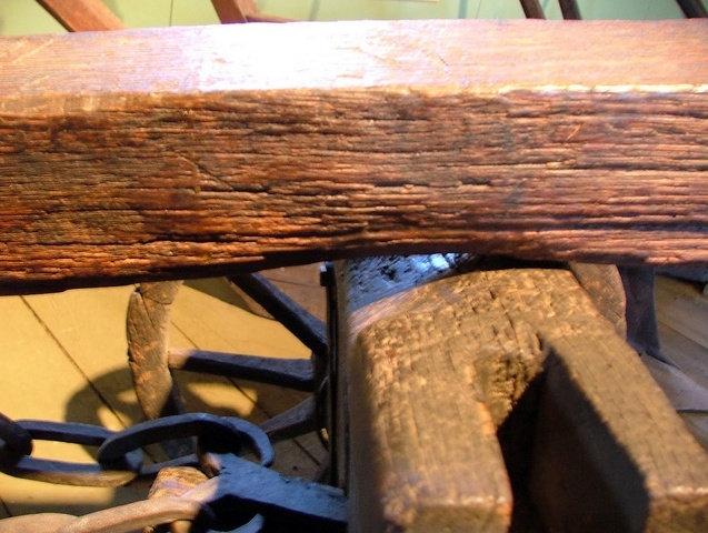 Mintegy egy idős ember bőre. Asztalos műhely