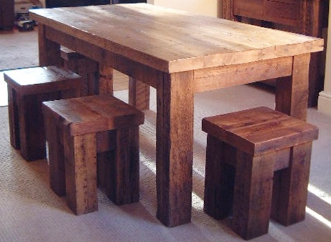 Baucisz étkezőasztal