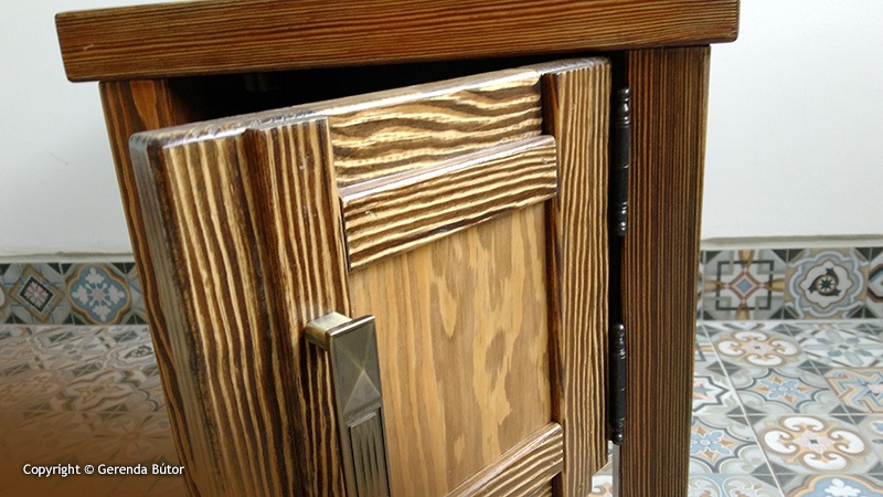 Éjjeliszekrény gyártás Éjjeliszekrény ajtó