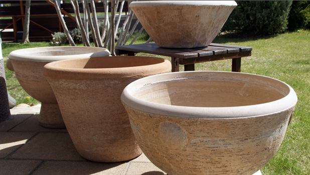 Virágtartók, kaspók és növények